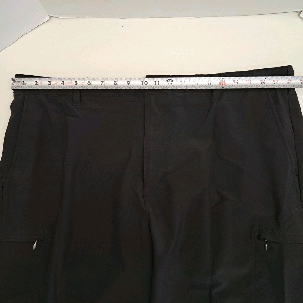 IZOD Golf Shorts Men's Black 42 Quick-Dry Cargo Pockets - Picture 5 of 7